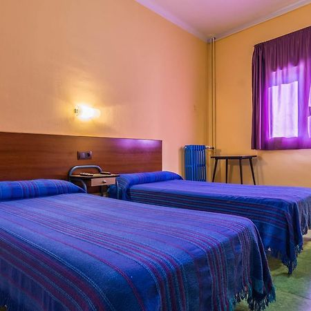 Hostal Urgell Balaguer Extérieur photo