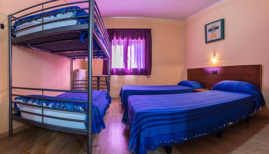 Hostal Urgell Balaguer Extérieur photo