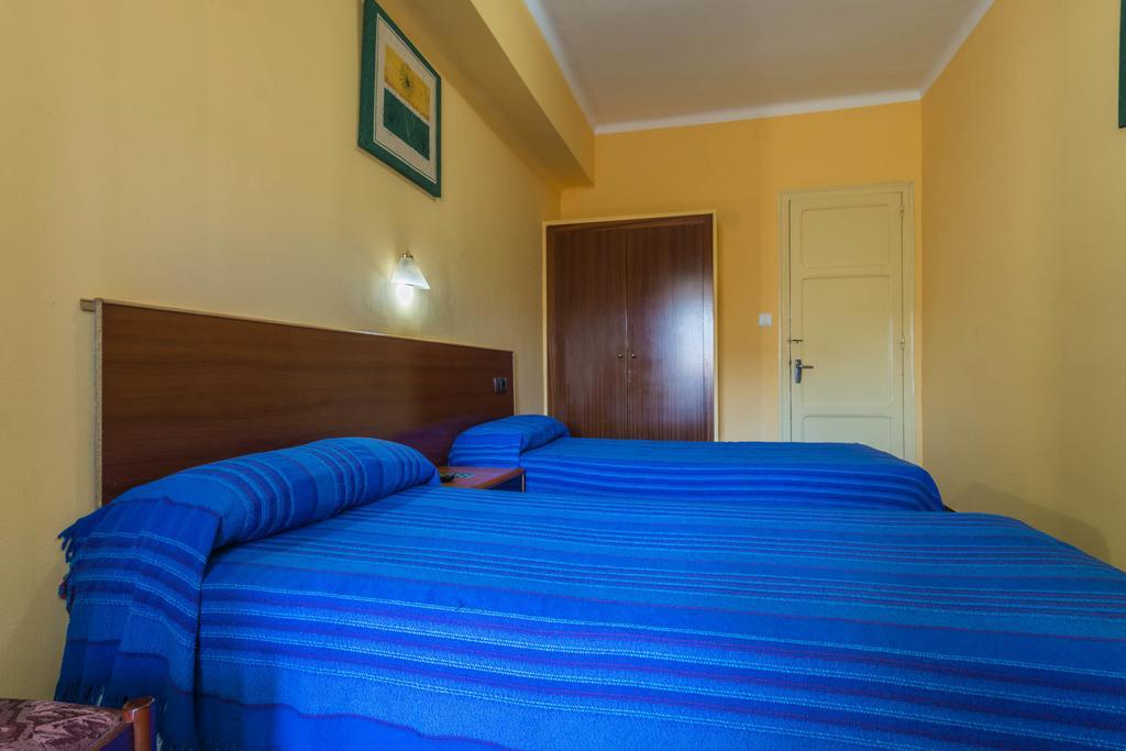 Hostal Urgell Balaguer Extérieur photo
