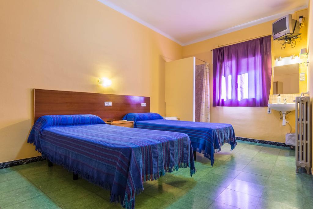 Hostal Urgell Balaguer Extérieur photo