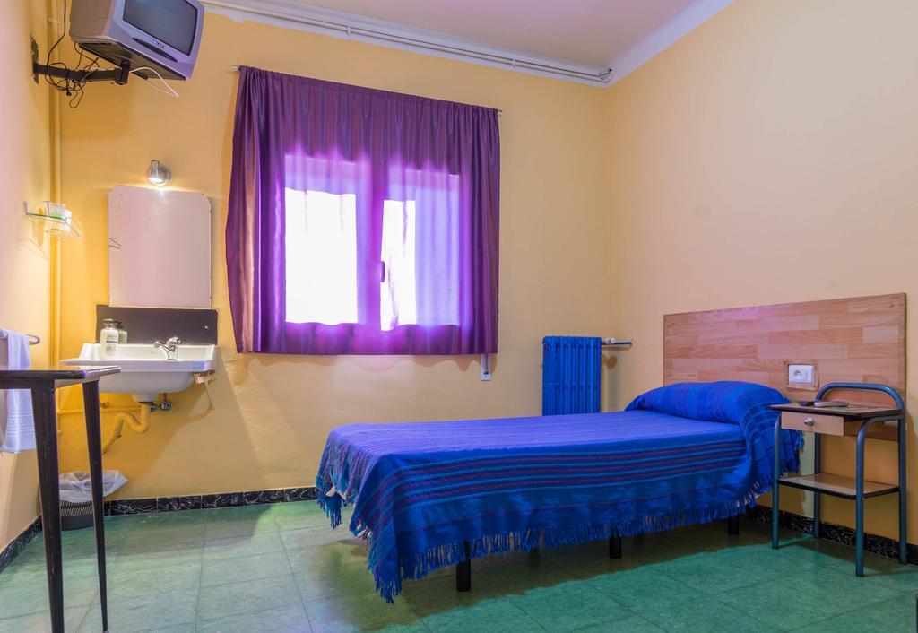 Hostal Urgell Balaguer Extérieur photo