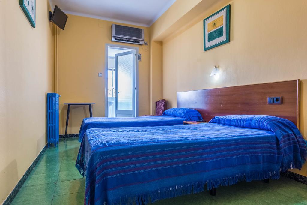 Hostal Urgell Balaguer Extérieur photo
