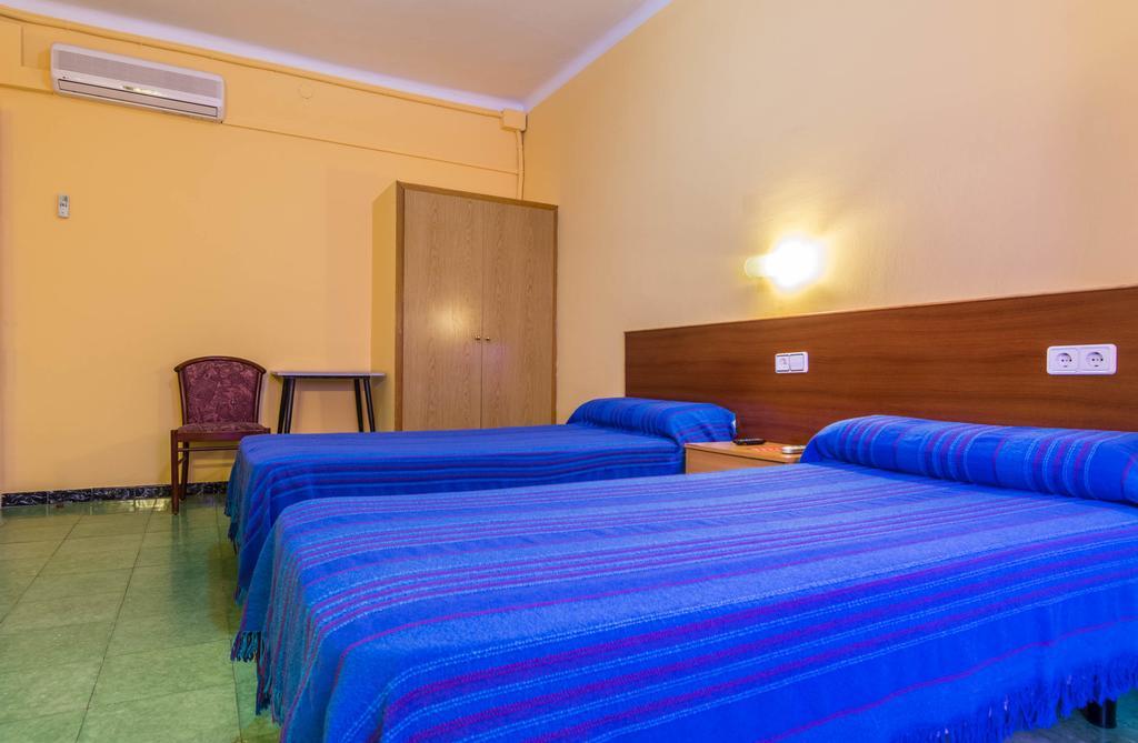 Hostal Urgell Balaguer Extérieur photo