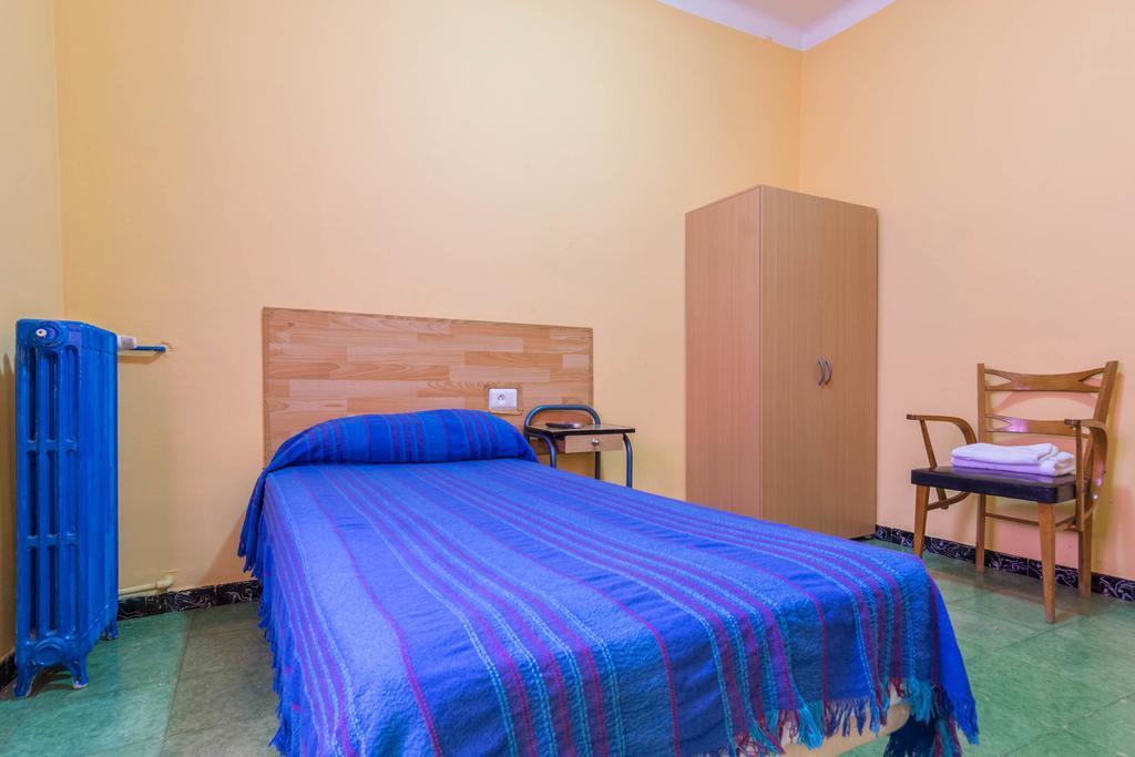 Hostal Urgell Balaguer Extérieur photo